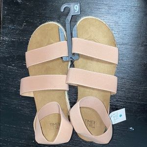 Time and Tru Women’s Flatform Sandals